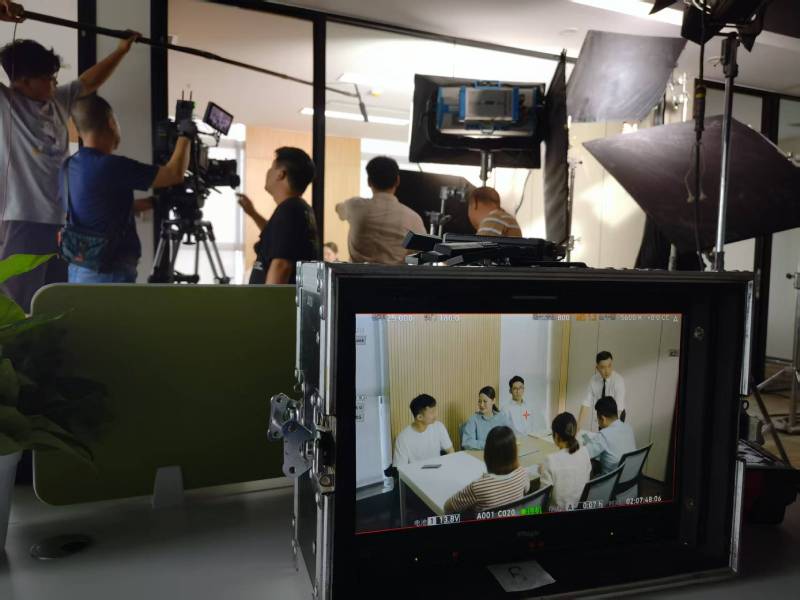 土默特右旗TVC拍摄公司：科技产品视觉化大师，诠释未来感与功能美学